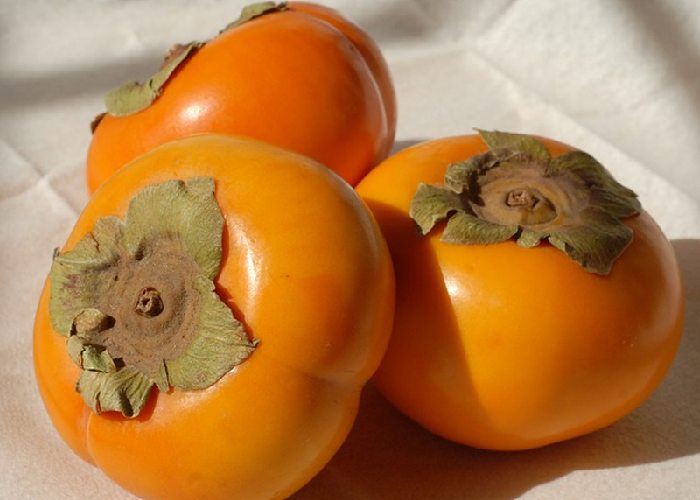 خواص خرمالو به تقویت ایمنی بدن کمک می کند