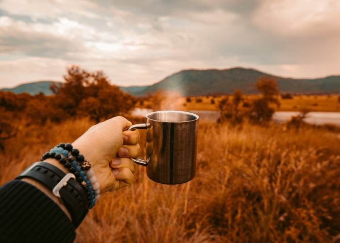 جلوگیری از یبوست در سفر با خوردن قهوه